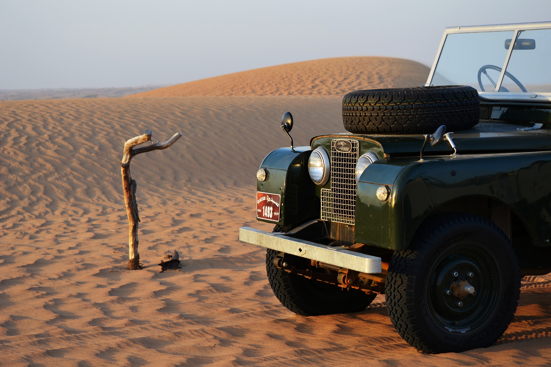 land rover in the desert of oman