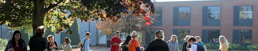 Student Ambassador delivers campus tour to visitors